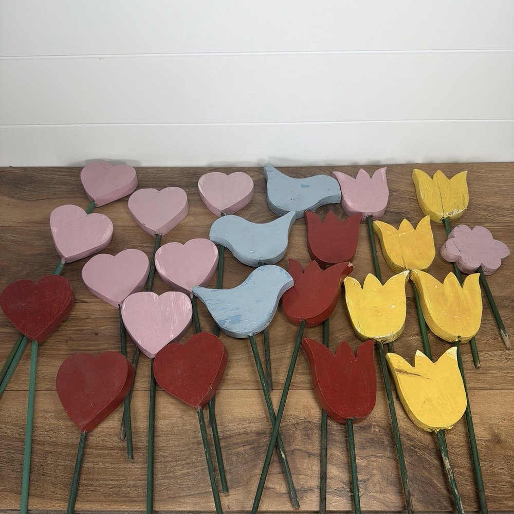 VTG Handmade Wood Tulips Hearts Birds Flowers Lot of 23 Cottagecore Farm *Fair*